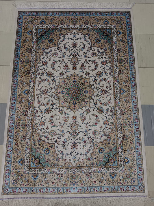 Qum Machine Made Area Rug 180cm x 120.cm