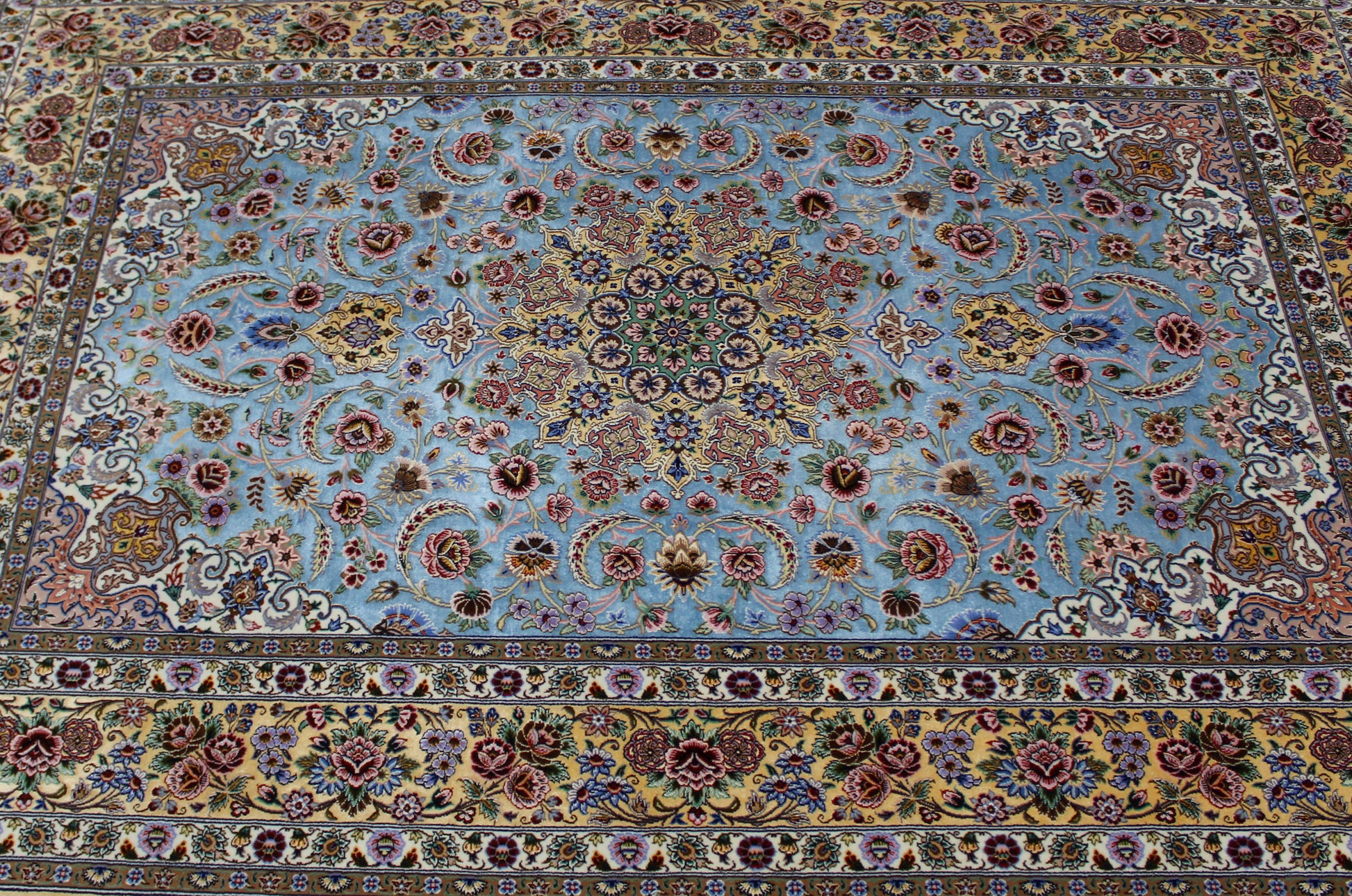 Isfahan Area Rug 235cm x 163cm