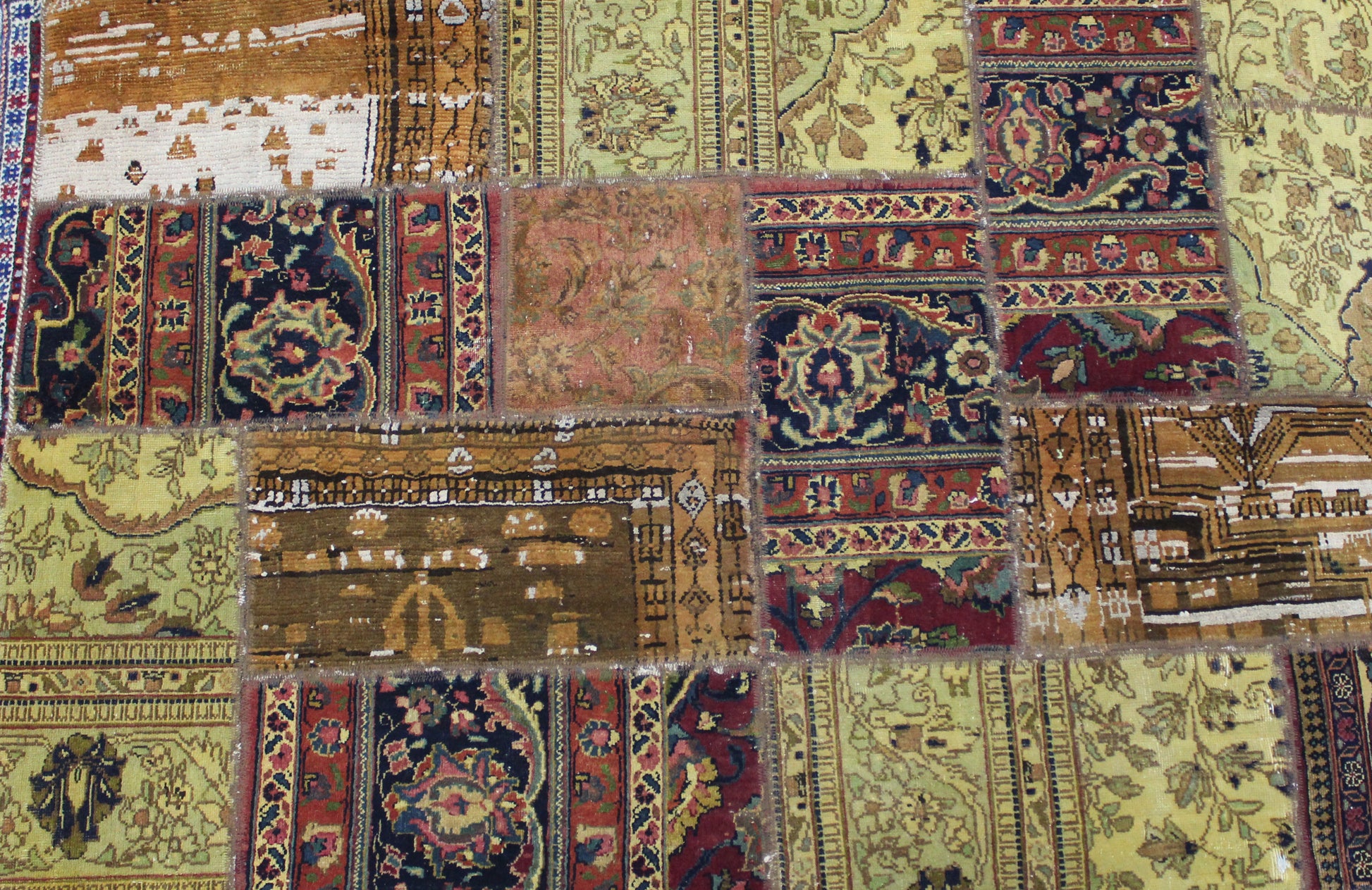 Kashmiri Pakistan Area Rug 182cm x 121cm – عش النورس للسجاد الشرقي